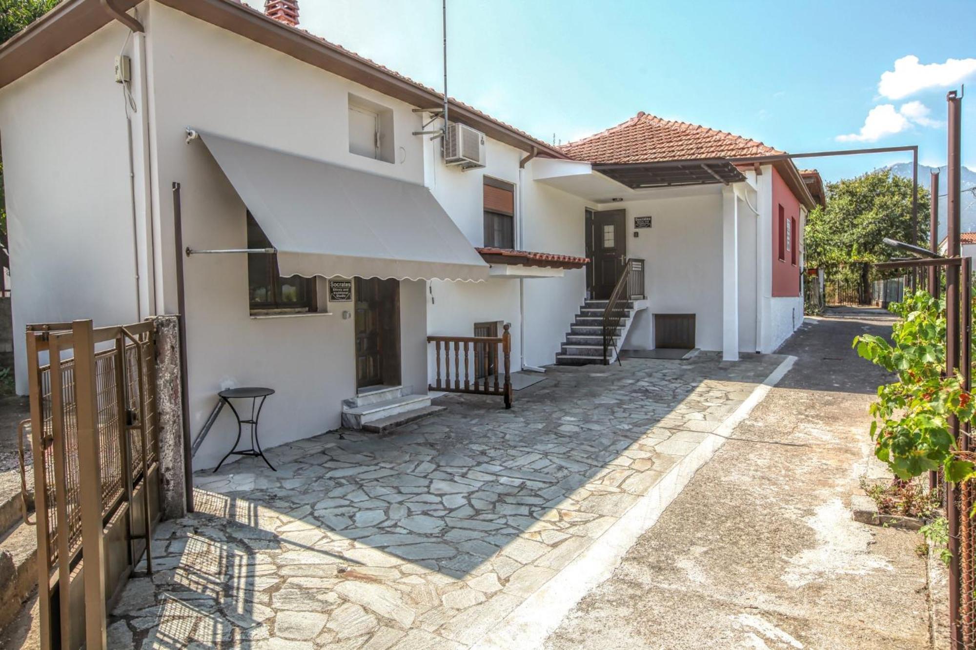 Socrates Ethnic And Traditional Studio Калампака Екстериор снимка